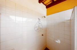 Detached 4+1 bedroom villa for sale in Portimão