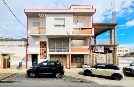 Residential and commercial building for sale in the center of Portimão