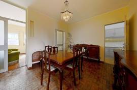 Residential and commercial building for sale in the center of Portimão