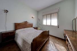Residential and commercial building for sale in the center of Portimão