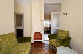 Residential and commercial building for sale in the center of Portimão