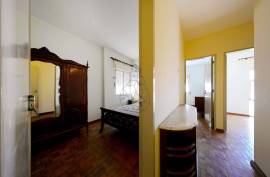 Residential and commercial building for sale in the center of Portimão