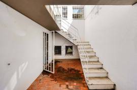 Residential and commercial building for sale in the center of Portimão