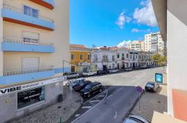 Residential and commercial building for sale in the center of Portimão