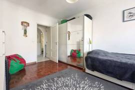 Apartamento T2 com Vista Desafogada em Queluz