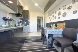 Apartamento T2 com Vista Desafogada em Queluz