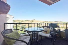 Apartamento T2 com Vista Desafogada em Queluz