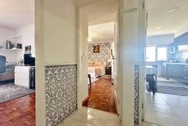 Apartamento T2 com Vista Desafogada em Queluz