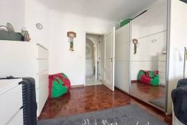 Apartamento T2 com Vista Desafogada em Queluz
