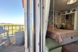 Apartamento T2 com Vista Desafogada em Queluz