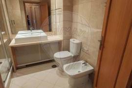 T4 Apartment | 179 m² | Villa Gandarinha Condominium Located in a prestigious condominium with 24-hour security, this spacious 179 m² apartment offers comfort and exclusivity
