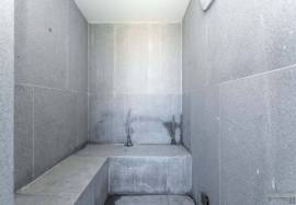 T1 apartment like a home, inserted in a luxury condominium in Graça, with swimming pools and saunas