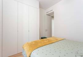 T1 apartment like a home, inserted in a luxury condominium in Graça, with swimming pools and saunas