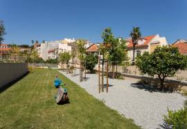 T1 apartment like a home, inserted in a luxury condominium in Graça, with swimming pools and saunas