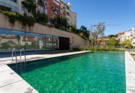 T1 apartment like a home, inserted in a luxury condominium in Graça, with swimming pools and saunas