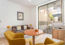 T1 apartment like a home, inserted in a luxury condominium in Graça, with swimming pools and saunas