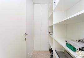T1 apartment like a home, inserted in a luxury condominium in Graça, with swimming pools and saunas