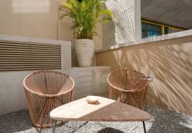 T1 apartment like a home, inserted in a luxury condominium in Graça, with swimming pools and saunas