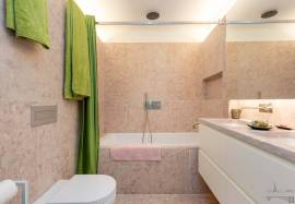 T1 apartment like a home, inserted in a luxury condominium in Graça, with swimming pools and saunas