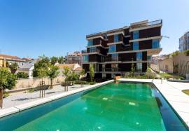 T1 apartment like a home, inserted in a luxury condominium in Graça, with swimming pools and saunas
