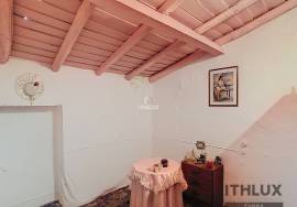 House located in São Romão/Ciladas, Vila Viçosa with a gross private area of 98m2