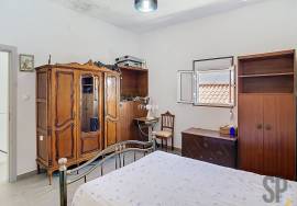 House located in Rio de Moinhos, Borba. With a gross private area of 135.26m2