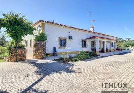 5 bedroom farm with pool 56 kms from Comporta