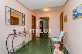 House, 360m2, For Sale, 3 Bedrooms, 1Suite, 2 Bathrooms, Toilet, 3 Vacancies, Semi-Furnished, Shopping Iguatemi, Três Figueiras, Poa/ RS