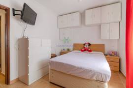 2 Bedroom Apartment + Annex with 1 Bedroom, 1 Office and 1 Bathroom, with Large Backyard, in Almádena - Lagos