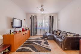 2 Bedroom Apartment + Annex with 1 Bedroom, 1 Office and 1 Bathroom, with Large Backyard, in Almádena - Lagos