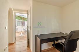 2 Bedroom Apartment + Annex with 1 Bedroom, 1 Office and 1 Bathroom, with Large Backyard, in Almádena - Lagos