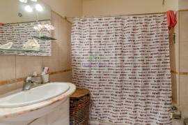 2 Bedroom Apartment + Annex with 1 Bedroom, 1 Office and 1 Bathroom, with Large Backyard, in Almádena - Lagos