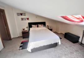 Townhouse T2+2 with Pool and off road parking.