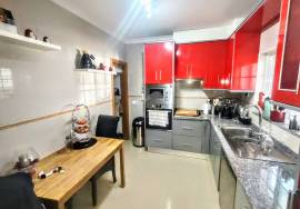 Townhouse T2+2 with Pool and off road parking.