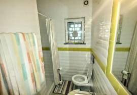Townhouse T2+2 with Pool and off road parking.