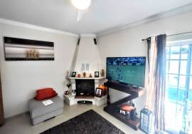Townhouse T2+2 with Pool and off road parking.