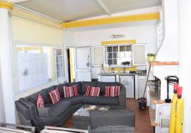 Townhouse T2+2 with Pool and off road parking.