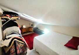 Townhouse T2+2 with Pool and off road parking.