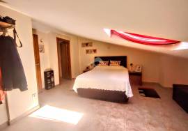 Townhouse T2+2 with Pool and off road parking.