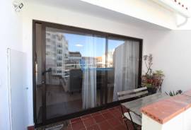 Renovated 2 bedroom apartment located in the Vila Magna Building in Albufeira