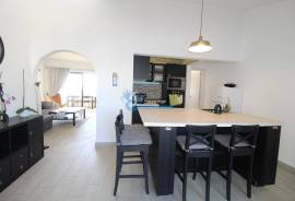 Renovated 2 bedroom apartment located in the Vila Magna Building in Albufeira