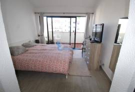 Renovated 2 bedroom apartment located in the Vila Magna Building in Albufeira