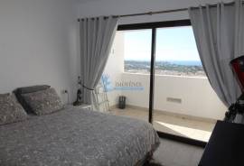 Renovated 2 bedroom apartment located in the Vila Magna Building in Albufeira