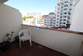 Renovated 2 bedroom apartment located in the Vila Magna Building in Albufeira
