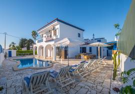 Exclusive 6 Bedroom Villa for Sale in Albufeira-São Rafael
