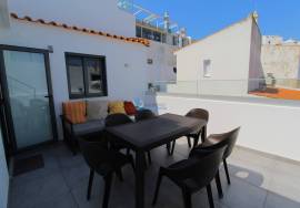 Restaurant for sale, with a renovated apartment in Duplex, above - Sold together