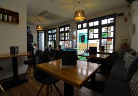 Restaurant for sale, with a renovated apartment in Duplex, above - Sold together