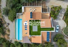 4-bedroom traditional style villa in Loulé with a pool and views over the Algarve coast