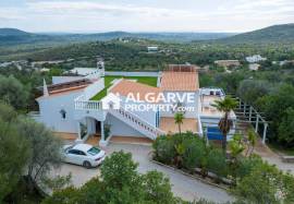 4-bedroom traditional style villa in Loulé with a pool and views over the Algarve coast