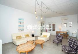 4-bedroom traditional style villa in Loulé with a pool and views over the Algarve coast